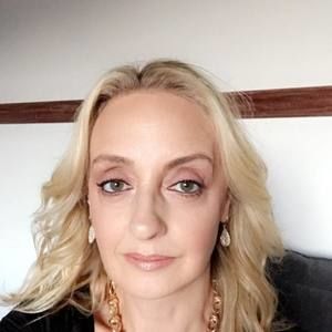 Meet your Posher, Christine